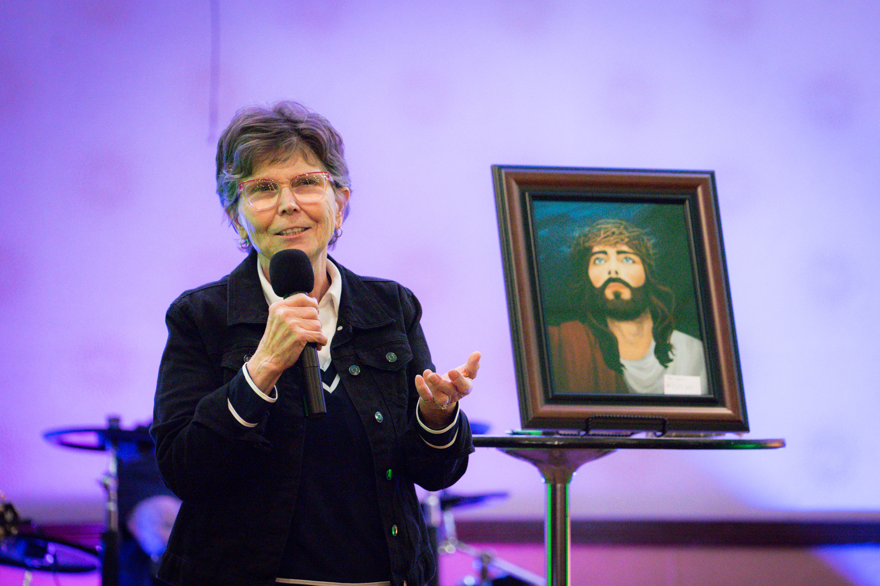 Linda Lentner speaking at In His Glory