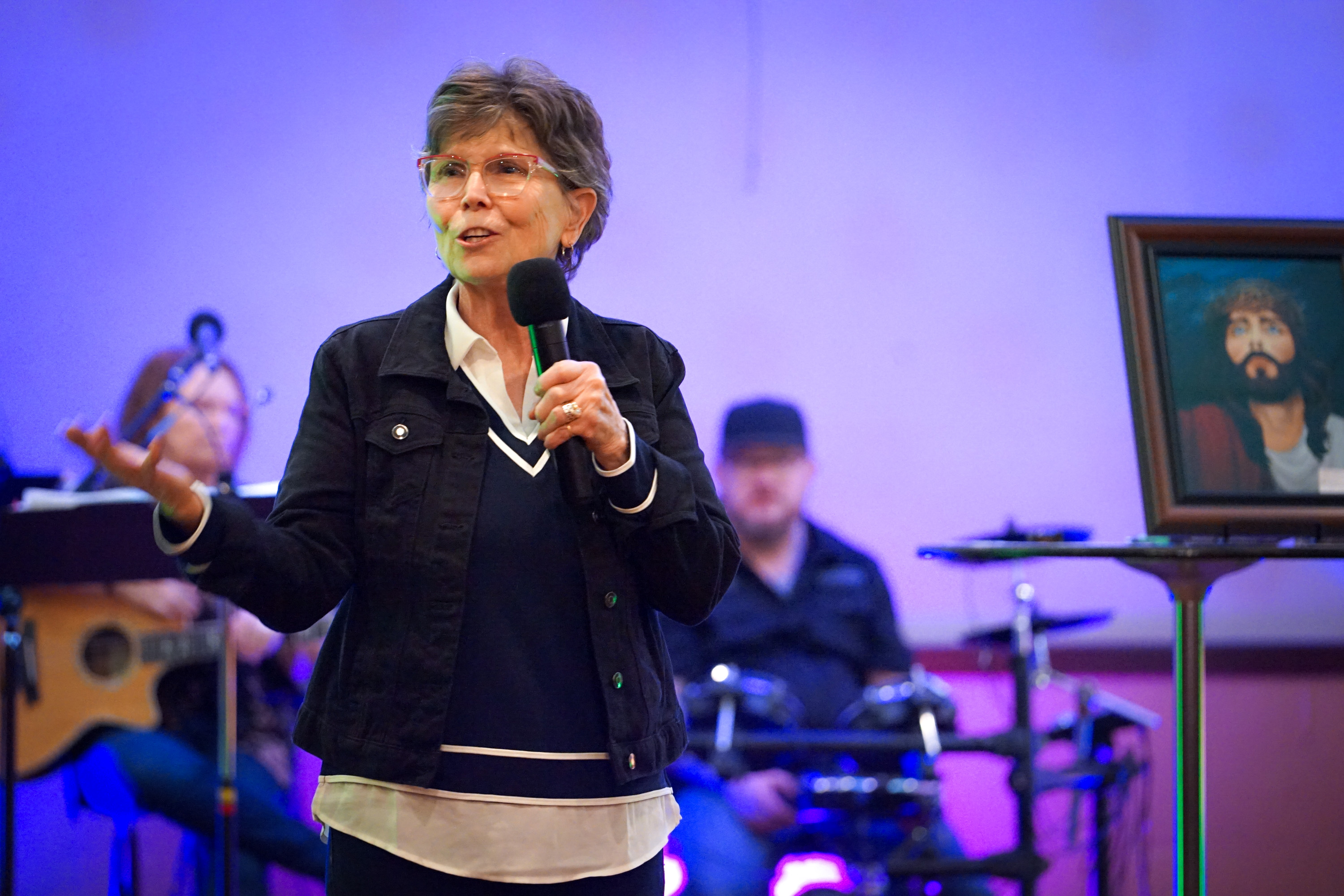 Linda Lentner preaching with passion